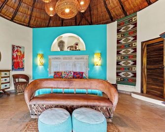 Casa Paraiso, Ocean-front Getaway in a private magical community - Zacualpan - Habitación
