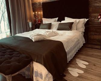 Luxury Lake House & Glamping - Teşila - Camera da letto
