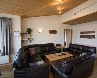 Eldhraun Guesthouse - Kirkjubaejarklaustur - Salon