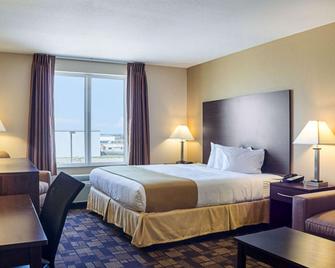 Quality Inn & Suites - Minot - Bedroom