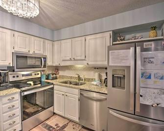 Hilton Head Condo Beach Supplies, Walk to Shore! - Hilton Head Island - Cocina
