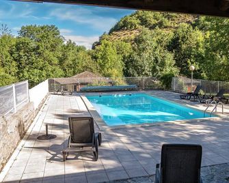 Chalet 4/6 pers. au Golf des Gorges du Tarn - La Canourgue - Zwembad