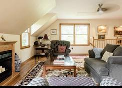 Carriage House Hideaway In Middle Of Chestertown - Chestertown - Sala de estar