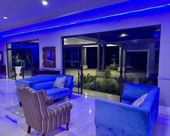 Dwaleni Farm Lodge - Matsapha
