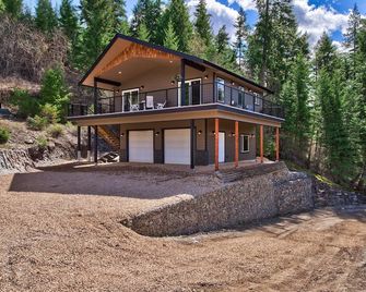 Semi-lakefront Luxury Blind Bay - Spring Specials! 2 Bedroom Cottage by RedAwning - Blind Bay - Building