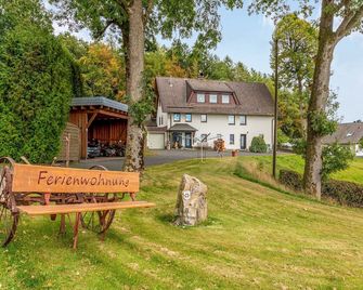 Bezaubernde Ferienwohnung in Kirchhundem - Kirchhundem - Gebäude