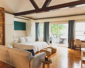 Dreamy lakefront cottage - 20 min from Ann Arbor! - Brighton - Habitación