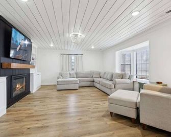 Fox Haven Retreat-Modern Cabin- Acres of priv land - Lawrenceburg - Soggiorno