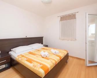 Villa Tucepi Beach - Tučepi - Bedroom