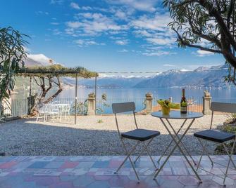 Luna & Stella Apartments by Rent All Como - Argegno - Patio