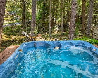Beautiful Crystal Mountain Chalet/Cabin With Spa - Enumclaw - Piscina