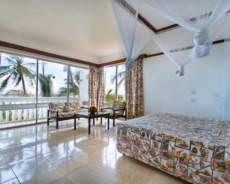 Mombasa Beach Hotel - Mombasa - Schlafzimmer