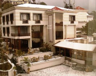 Royal Orchid Fort Resort Mussoorie - מוסורי - בניין