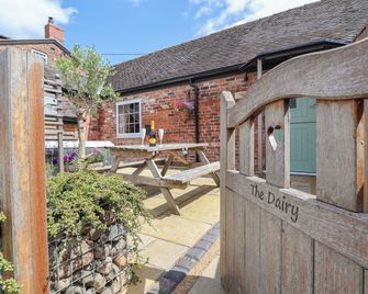 The Dairy - Chester - Patio