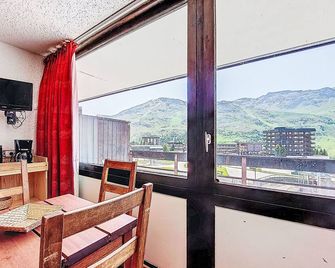 Aravis 101 by Interhome - Les Belleville - Dining room