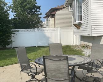 Modern Event Space And Yard Catered To You - Freeport - Patio