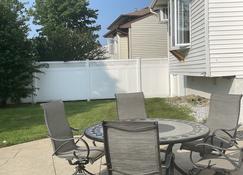 Modern Event Space And Yard Catered To You - Freeport - Patio