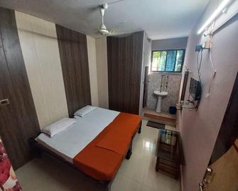 Dandeli Shree Lodge And Adventure - Dandeli - Bedroom