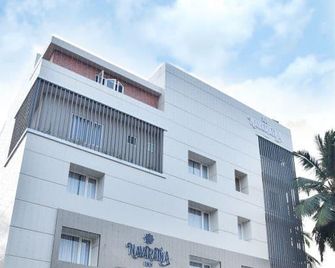 Navaratna Inn A Luxury Hotel - Thalassery - Building