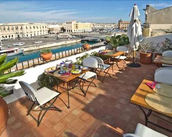 لابرودو ديل سيرين - سرقوسة - شرفة