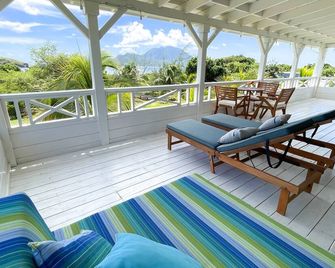Spacious 2 BR cottage with gorgeous views - Basseterre - Balcony