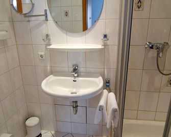 Hotel Garni Lehrertal - Ulm - Badrum
