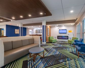 Holiday Inn Express & Suites Marion By IHG - Marion - Lobby