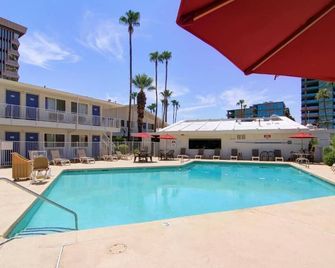 Motel 6 Old town Scottsdale/Fashion Square - Scottsdale - Pool