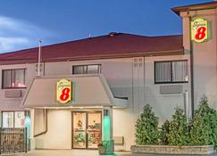 Super 8 by Wyndham Niagara Falls NY - Niagara Falls - Κτίριο