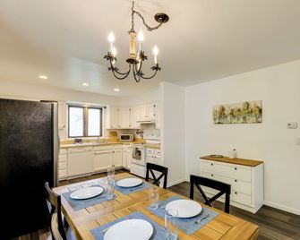 1 Mi to Freer Field: Ashland Home w/ Yard! - Ashland - Eetruimte