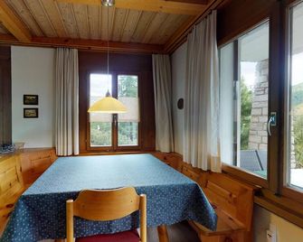 Apartment Chavallera 36 / 4 pax - Sankt Moritz - Essbereich