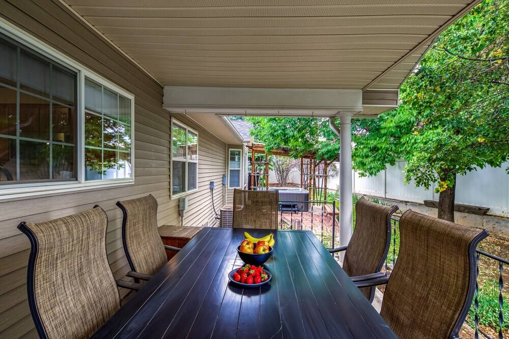 The Hidden Gem House- 3 Bedroom house with hot tub - Cedaredge - Patio