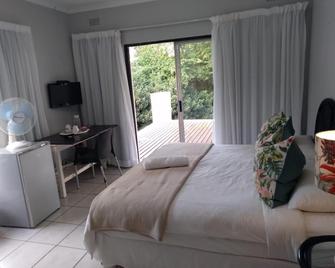 Bishops Guesthouse - Eshowe - Bedroom