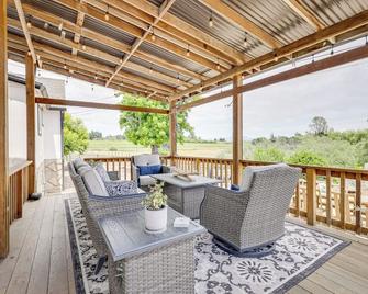 Sonoma County Vacation Rental with Vineyard Views! - Sebastopol - Balcony