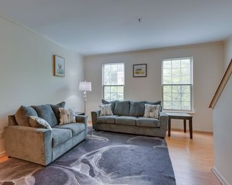 Owings Mills Townhouse 8 Mi to Liberty Reservoir! - Owings Mills - Obývací pokoj