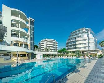 樂帕爾梅酒店 - 高級渡假村 - 切爾維亞 - 切爾維亞 - 游泳池