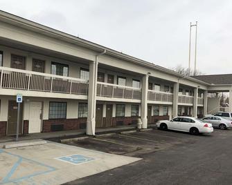 Days Inn by Wyndham Indianapolis South - Indianapolis - Building
