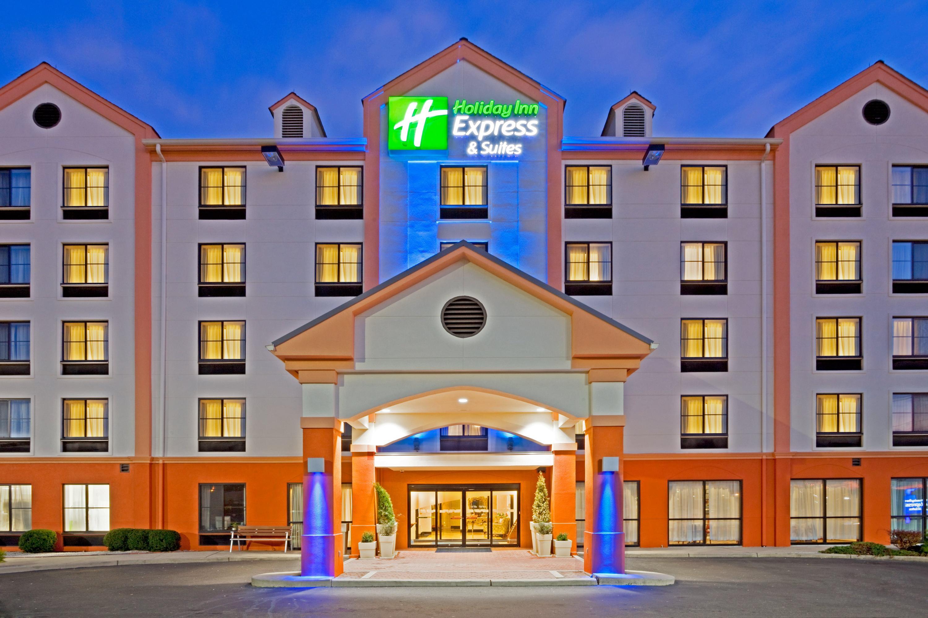 Howard Johnson by Wyndham Clifton NJ from $79. Clifton Hotel Deals &  Reviews - KAYAK