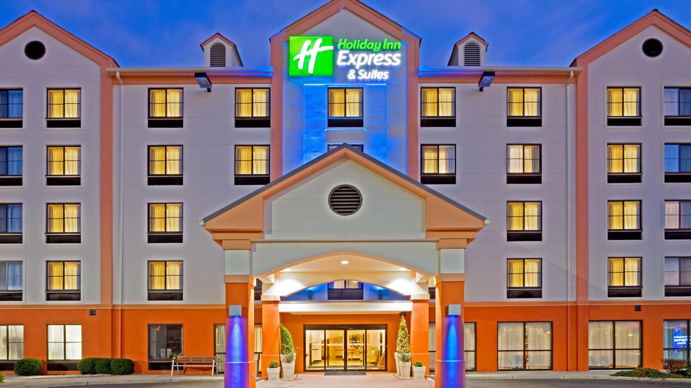 Holiday Inn Express & Suites Meadowlands Area