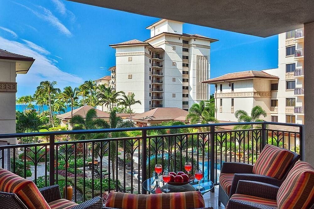 Summer Sale Rates- OT306- 3 BR- 3rd floor Poolside Villa - קאפולאי - מרפסת