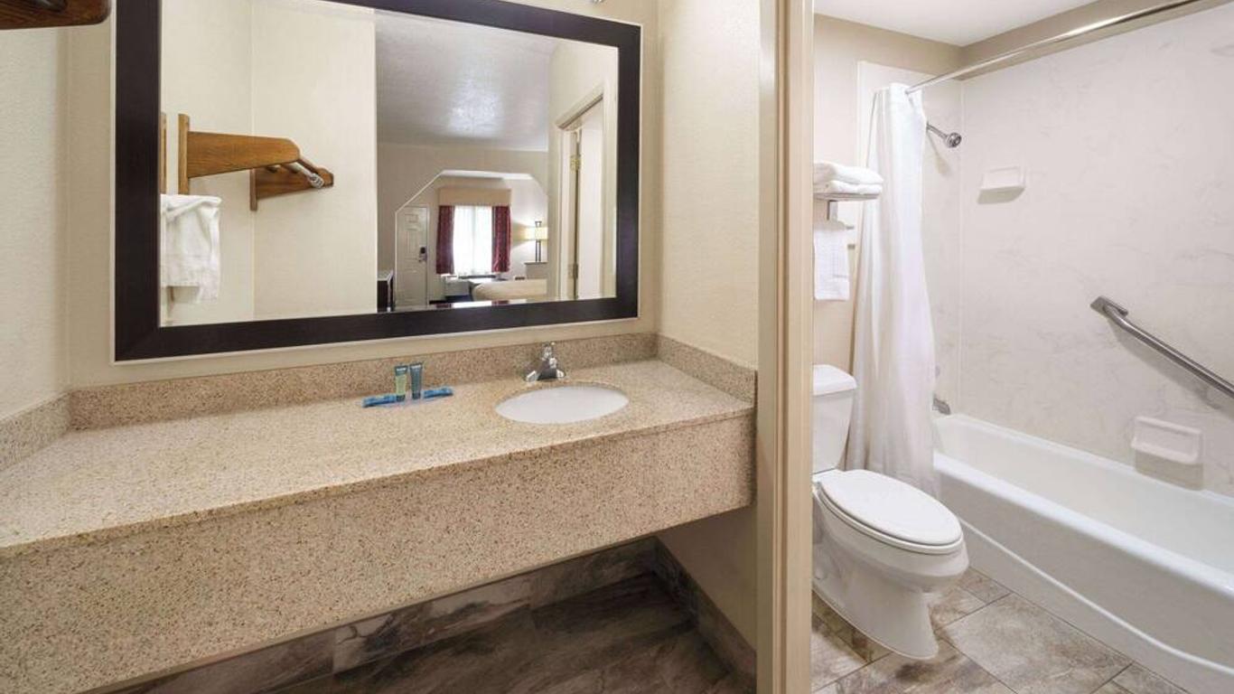 Hotel Oxford, a Travelodge by Wyndham