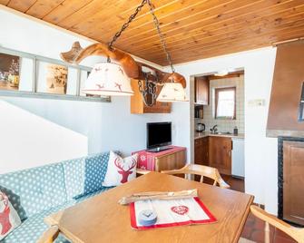 Traditional bungalow in Kitzbühel Alps - Kirchdorf in Tirol - Dining room