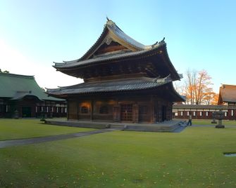 Hotel Seven Seven Takaoka - Takaoka - Gebouw