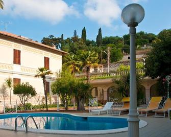 Park Hotel Castello - Finale Ligure - Pool