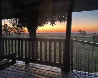 Charming 2-bedroom farmhouse in Shamrock, TX - Shamrock - Балкон