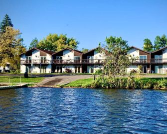 Every Room with a Beautiful View of The Wisconsin River - Tomahawk - Budova