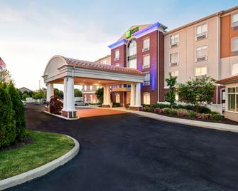Holiday Inn Express & Suites Schererville - Schererville - Building