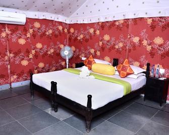 Kumbhal Palace And Resort - Ranakpur - Bedroom