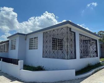 San Juan Home - San Juan - Building