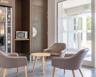 B&B HOTEL Lyon Eurexpo Chassieu - Chassieu - Sala d'estar